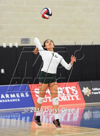 Thumbnail 1 in Saddleback Valley Christian vs. Sacred Heart Cathedral (CIF State D3 Finals) photogallery.