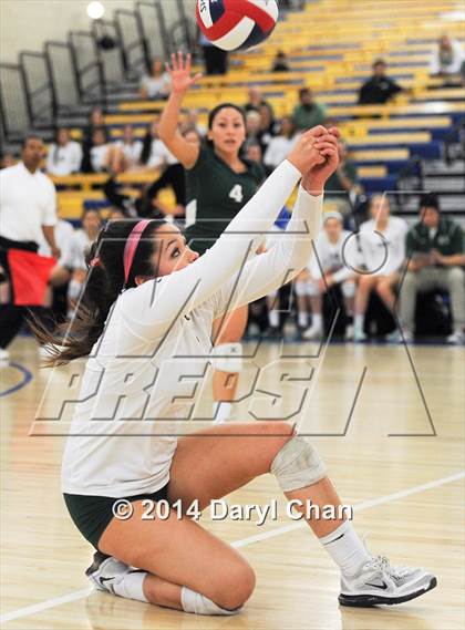 Thumbnail 2 in Saddleback Valley Christian vs. Sacred Heart Cathedral (CIF State D3 Finals) photogallery.