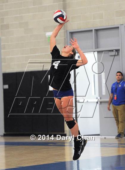 Thumbnail 3 in Saddleback Valley Christian vs. Sacred Heart Cathedral (CIF State D3 Finals) photogallery.