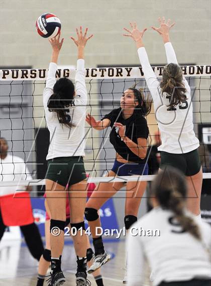 Thumbnail 1 in Saddleback Valley Christian vs. Sacred Heart Cathedral (CIF State D3 Finals) photogallery.