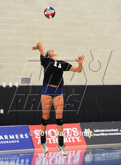 Thumbnail 2 in Saddleback Valley Christian vs. Sacred Heart Cathedral (CIF State D3 Finals) photogallery.