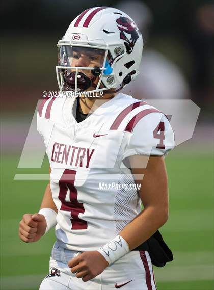 Thumbnail 2 in Gentry @ Elkins photogallery.