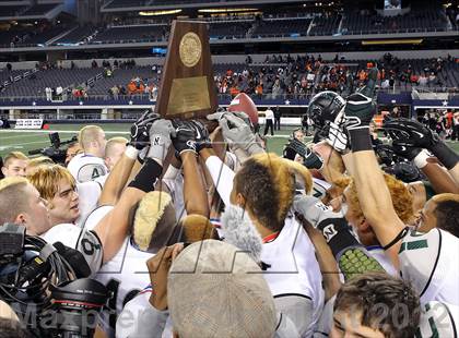 Thumbnail 2 in Lancaster vs. Cedar Park (UIL 4A Division 2 Final) photogallery.