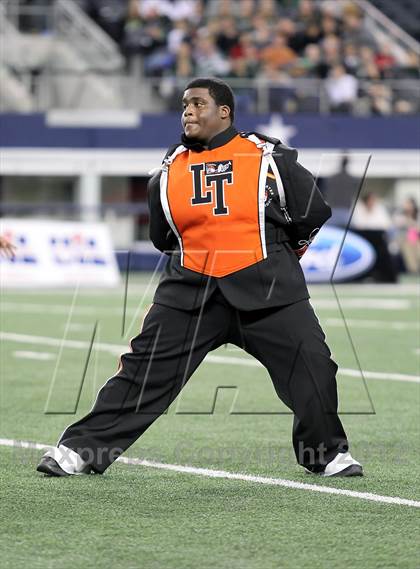 Thumbnail 2 in Lancaster vs. Cedar Park (UIL 4A Division 2 Final) photogallery.