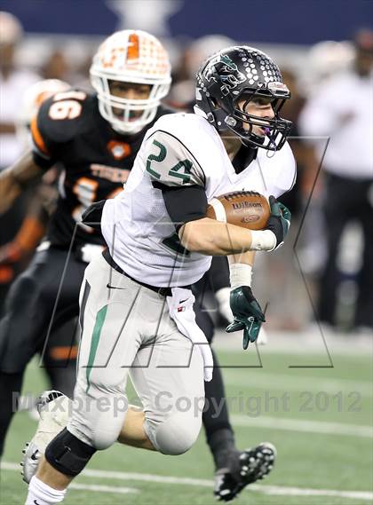 Thumbnail 2 in Lancaster vs. Cedar Park (UIL 4A Division 2 Final) photogallery.