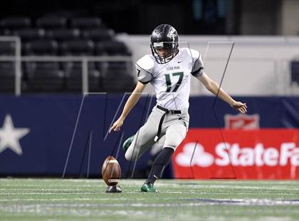 Thumbnail 3 in Lancaster vs. Cedar Park (UIL 4A Division 2 Final) photogallery.
