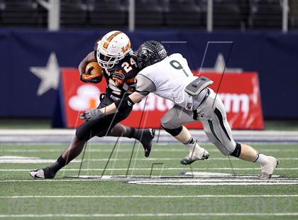 Thumbnail 1 in Lancaster vs. Cedar Park (UIL 4A Division 2 Final) photogallery.