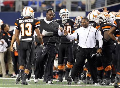 Thumbnail 1 in Lancaster vs. Cedar Park (UIL 4A Division 2 Final) photogallery.