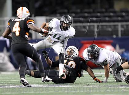 Thumbnail 2 in Lancaster vs. Cedar Park (UIL 4A Division 2 Final) photogallery.
