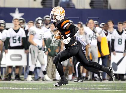 Thumbnail 3 in Lancaster vs. Cedar Park (UIL 4A Division 2 Final) photogallery.