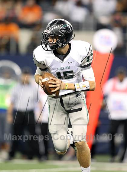 Thumbnail 2 in Lancaster vs. Cedar Park (UIL 4A Division 2 Final) photogallery.