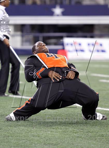 Thumbnail 3 in Lancaster vs. Cedar Park (UIL 4A Division 2 Final) photogallery.