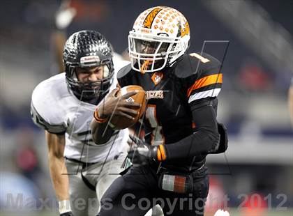 Thumbnail 2 in Lancaster vs. Cedar Park (UIL 4A Division 2 Final) photogallery.