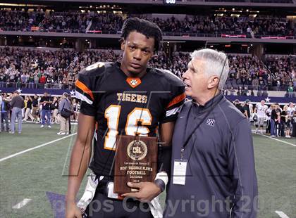 Thumbnail 3 in Lancaster vs. Cedar Park (UIL 4A Division 2 Final) photogallery.