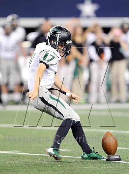 Thumbnail 2 in Lancaster vs. Cedar Park (UIL 4A Division 2 Final) photogallery.