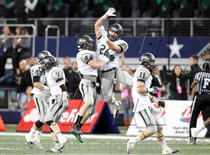 Thumbnail 1 in Lancaster vs. Cedar Park (UIL 4A Division 2 Final) photogallery.