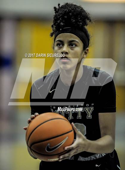 Thumbnail 3 in Riverdale vs. Archbishop Mitty (NIKE Tournament of Champions) photogallery.