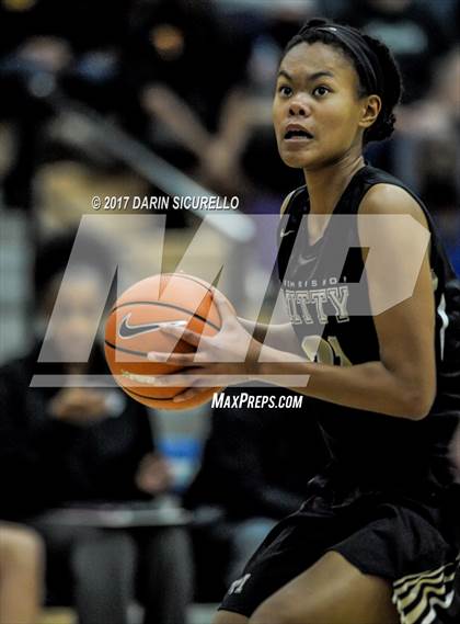 Thumbnail 2 in Riverdale vs. Archbishop Mitty (NIKE Tournament of Champions) photogallery.