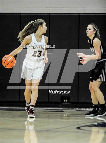 Thumbnail 3 in Riverdale vs. Archbishop Mitty (NIKE Tournament of Champions) photogallery.