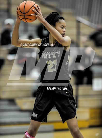 Thumbnail 1 in Riverdale vs. Archbishop Mitty (NIKE Tournament of Champions) photogallery.