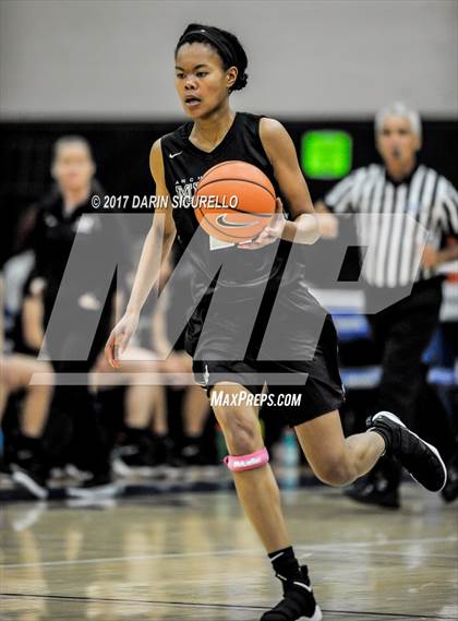 Thumbnail 1 in Riverdale vs. Archbishop Mitty (NIKE Tournament of Champions) photogallery.