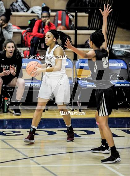 Thumbnail 1 in Riverdale vs. Archbishop Mitty (NIKE Tournament of Champions) photogallery.