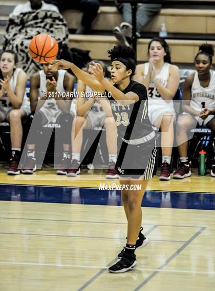 Thumbnail 3 in Riverdale vs. Archbishop Mitty (NIKE Tournament of Champions) photogallery.