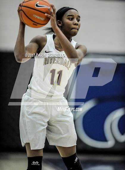 Thumbnail 3 in Riverdale vs. Archbishop Mitty (NIKE Tournament of Champions) photogallery.