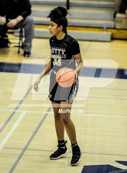 Thumbnail 3 in Riverdale vs. Archbishop Mitty (NIKE Tournament of Champions) photogallery.