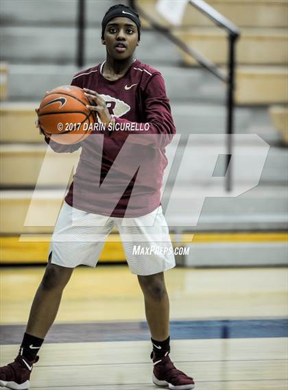 Thumbnail 2 in Riverdale vs. Archbishop Mitty (NIKE Tournament of Champions) photogallery.