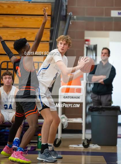 Thumbnail 2 in Grant vs. La Jolla Country Day (BSN Sports Showcase) photogallery.