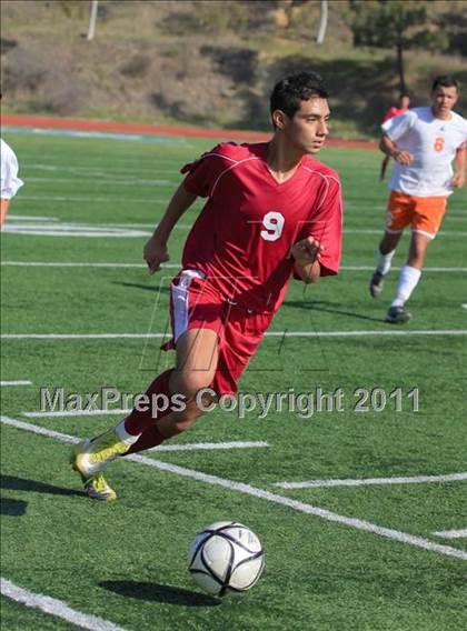 Thumbnail 1 in Mar Vista vs. Clairemont photogallery.
