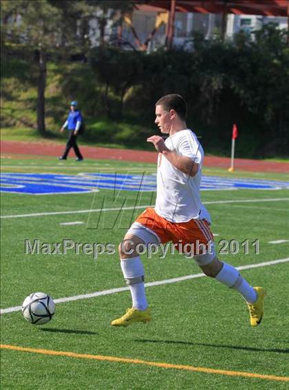 Thumbnail 1 in Mar Vista vs. Clairemont photogallery.