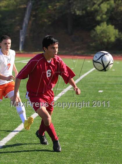 Thumbnail 2 in Mar Vista vs. Clairemont photogallery.