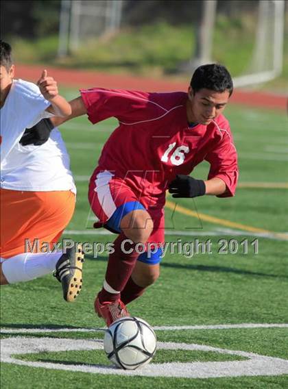 Thumbnail 3 in Mar Vista vs. Clairemont photogallery.