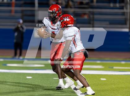 Thumbnail 1 in Waltrip @ Barbers Hill (UIL 5A D1 Football BiDistrict) photogallery.