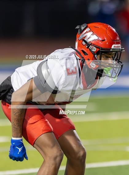 Thumbnail 1 in Waltrip @ Barbers Hill (UIL 5A D1 Football BiDistrict) photogallery.