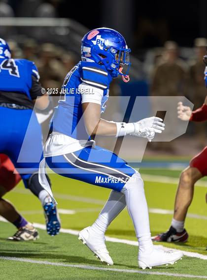 Thumbnail 3 in Waltrip @ Barbers Hill (UIL 5A D1 Football BiDistrict) photogallery.