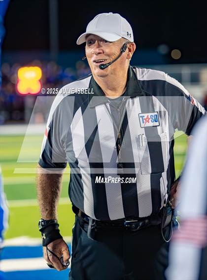 Thumbnail 3 in Waltrip @ Barbers Hill (UIL 5A D1 Football BiDistrict) photogallery.