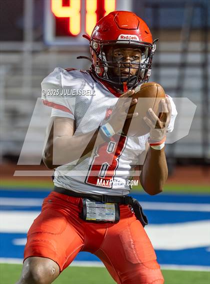 Thumbnail 2 in Waltrip @ Barbers Hill (UIL 5A D1 Football BiDistrict) photogallery.
