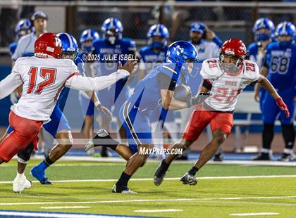 Thumbnail 3 in Waltrip @ Barbers Hill (UIL 5A D1 Football BiDistrict) photogallery.