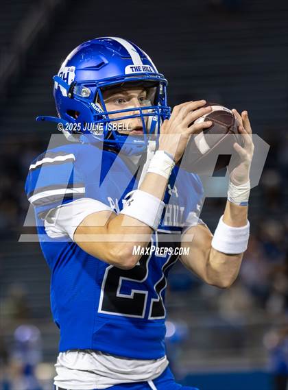 Thumbnail 2 in Waltrip @ Barbers Hill (UIL 5A D1 Football BiDistrict) photogallery.