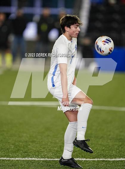 Thumbnail 3 in Denver East vs Broomfield (CHSAA 5A Final) photogallery.