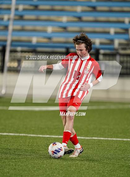 Thumbnail 2 in Denver East vs Broomfield (CHSAA 5A Final) photogallery.