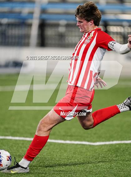 Thumbnail 3 in Denver East vs Broomfield (CHSAA 5A Final) photogallery.