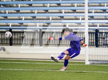Thumbnail 1 in Denver East vs Broomfield (CHSAA 5A Final) photogallery.
