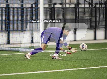 Thumbnail 3 in Denver East vs Broomfield (CHSAA 5A Final) photogallery.