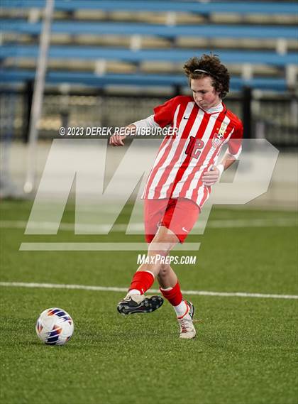 Thumbnail 3 in Denver East vs Broomfield (CHSAA 5A Final) photogallery.