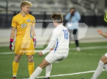 Thumbnail 2 in Denver East vs Broomfield (CHSAA 5A Final) photogallery.