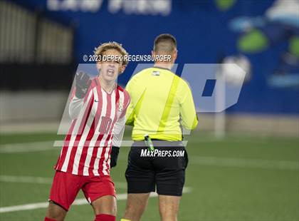 Thumbnail 3 in Denver East vs Broomfield (CHSAA 5A Final) photogallery.